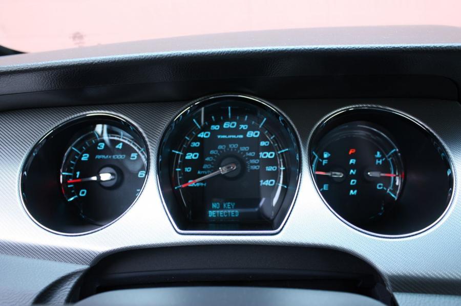  Ford Taurus SHO 2010 года  (фото 91 из 248)